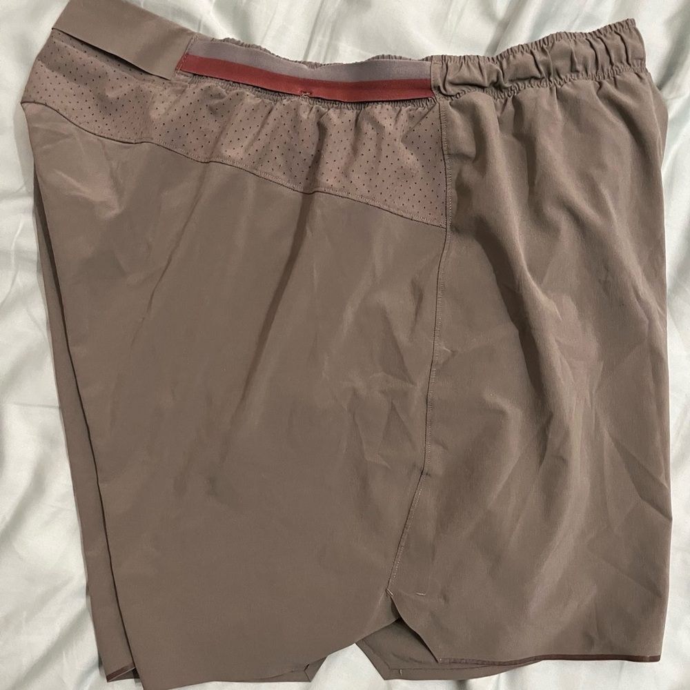 Lululemon Mens XL Shorts CA 35801 RN 106259 X8 used Shorts have a small stain.